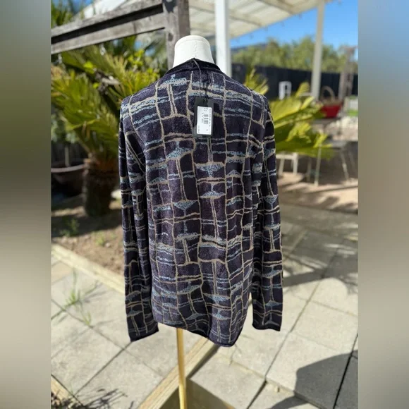 Giorgio Armani abstract sweater. NWT! 💎